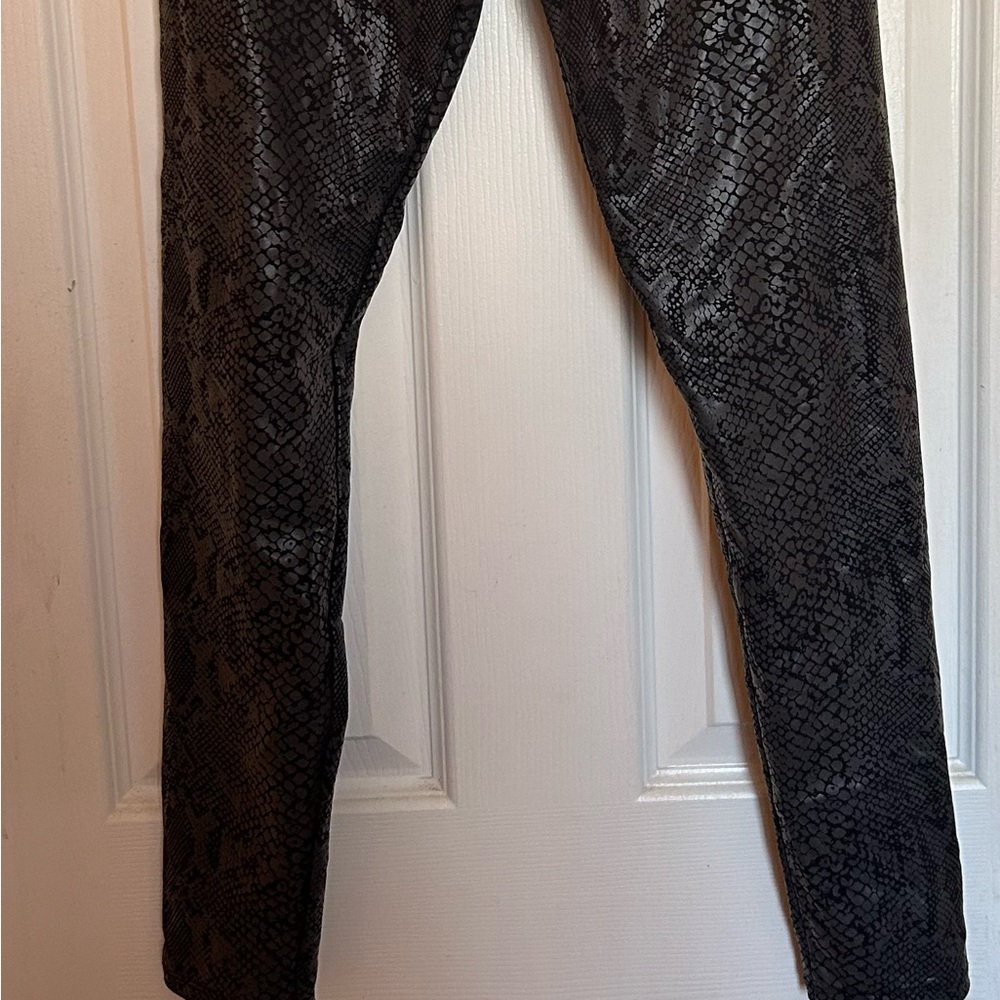 PINK-animal print black leggings- full length - Picture 2 of 4